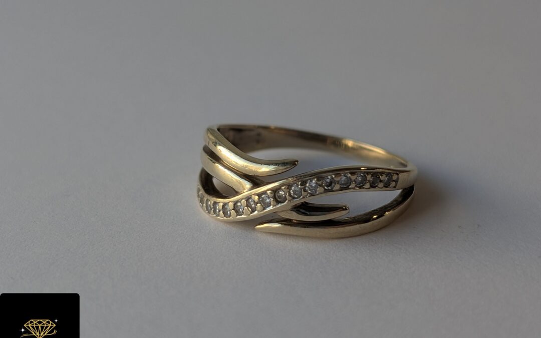 Złoty pierścionek pr. 333 używany – cyrkonie – cena 320zł